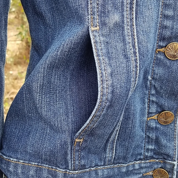 Levi's Trucker Style Jean Jacket - Picture 7 of 8